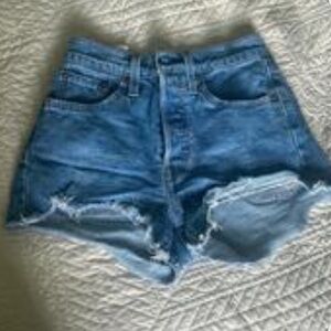 Women’s Levi’s Jean shorts